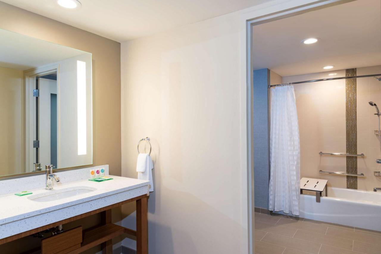 Hyatt Place Flint/Grand Blanc Dış mekan fotoğraf